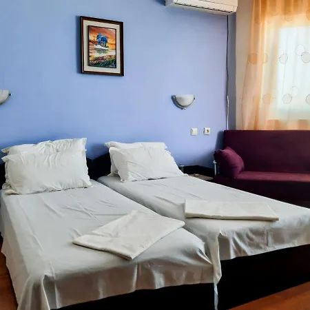 House Rezvaya With For Rent 3* レゾヴォ