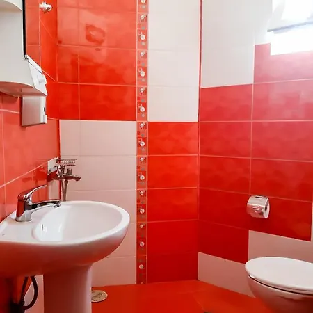 House Rezvaya With For Rent 3* レゾヴォ