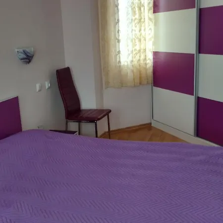 House Rezvaya With For Rent 3* レゾヴォ