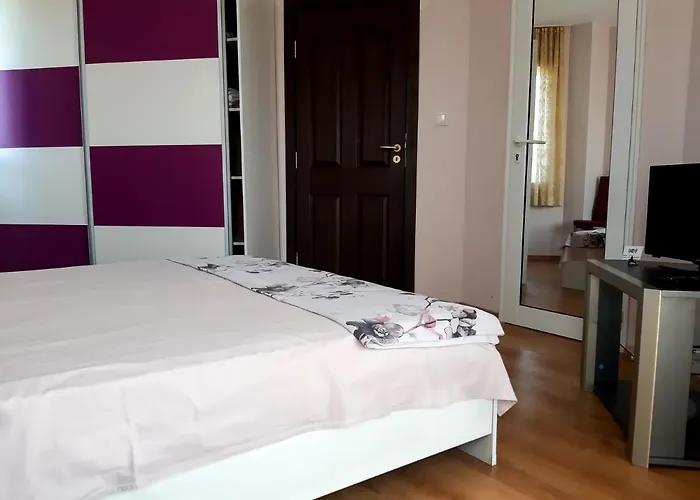 House Rezvaya With For Rent 3* 雷佐沃