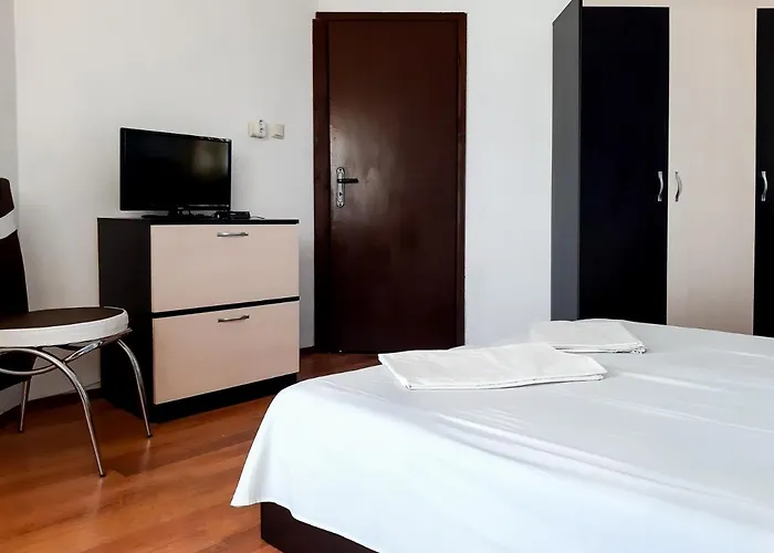 House Rezvaya With For Rent 招待所 3*