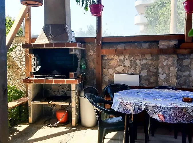 招待所 House Rezvaya With For Rent 雷佐沃