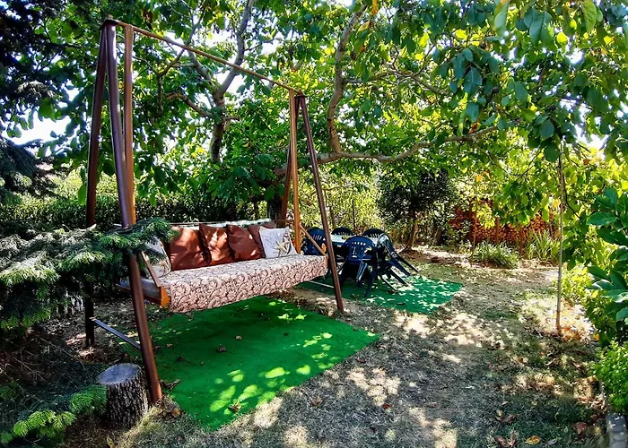 House Rezvaya With For Rent 雷佐沃