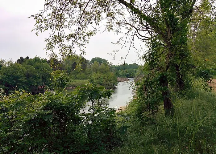 House Rezvaya With For Rent 招待所 雷佐沃