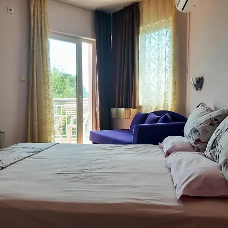 House Rezvaya With For Rent Rezovo