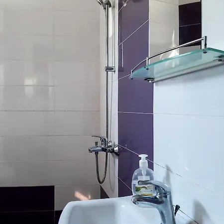 Guest house House Rezvaya With For Rent 3*