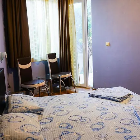 Guest house House Rezvaya With For Rent 3*