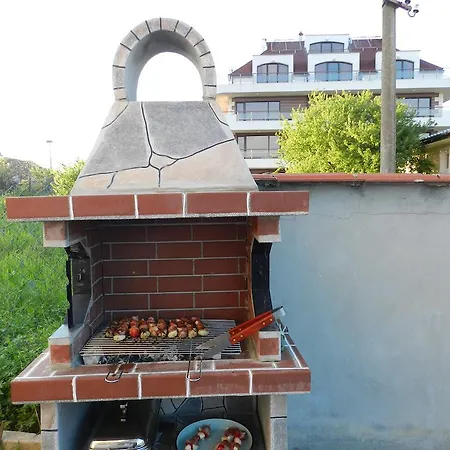Guest house House Rezvaya With For Rent 3*