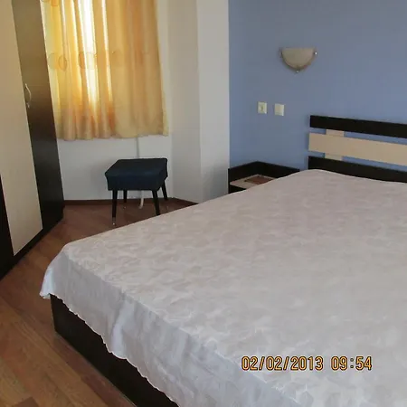 Guest house House Rezvaya With For Rent 3*