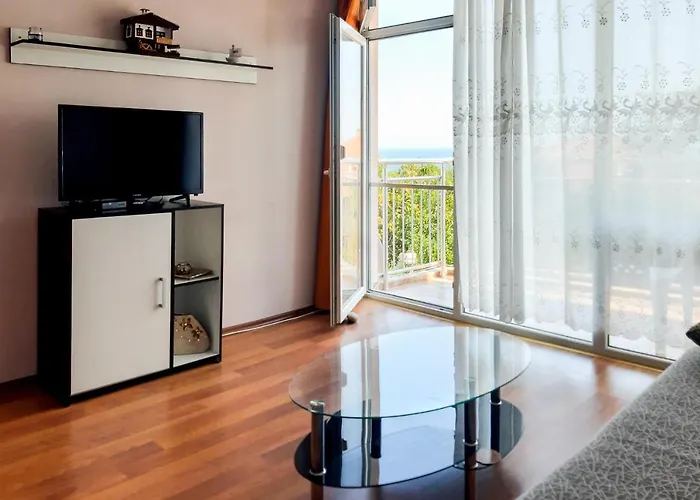 House Rezvaya With For Rent Rezovo