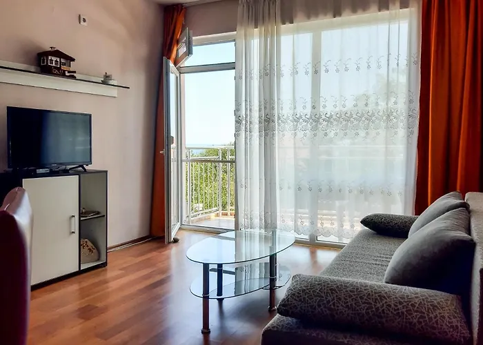 House Rezvaya With For Rent Πανσιόν