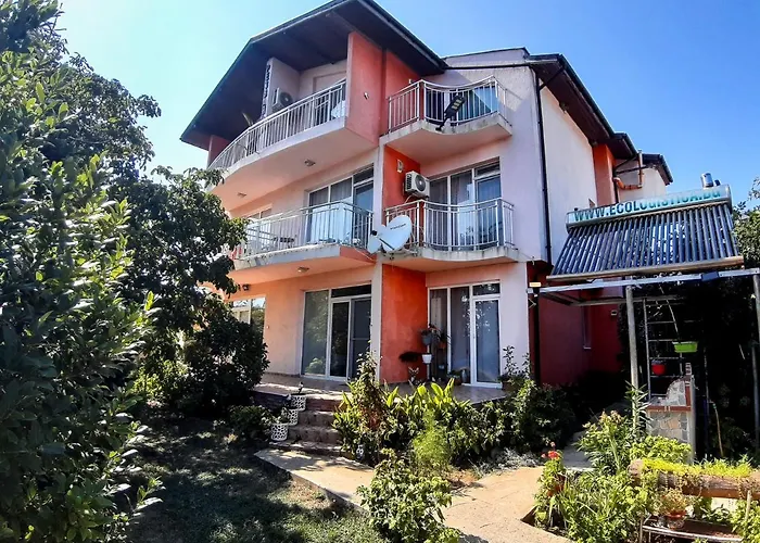 House Rezvaya With For Rent Πανσιόν Rezovo