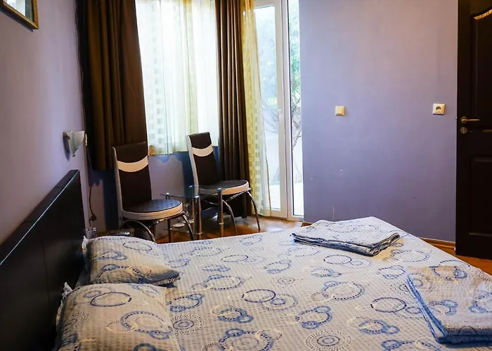 Πανσιόν House Rezvaya With For Rent 3*