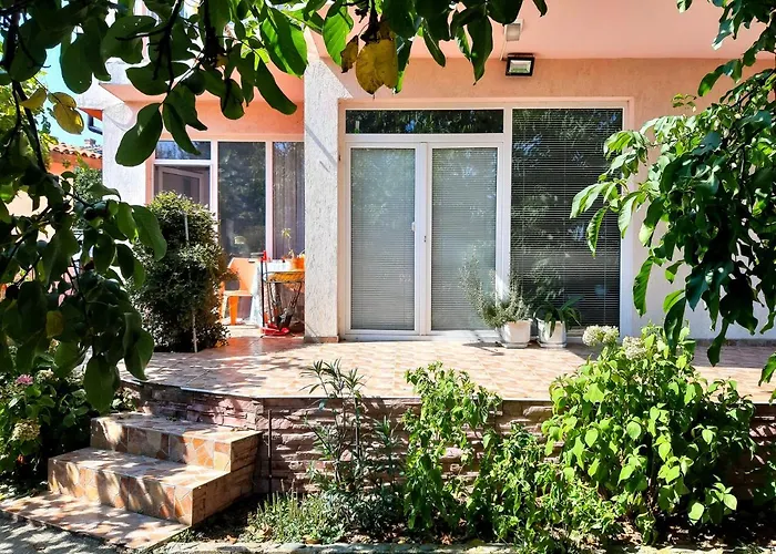 House Rezvaya With For Rent 3*