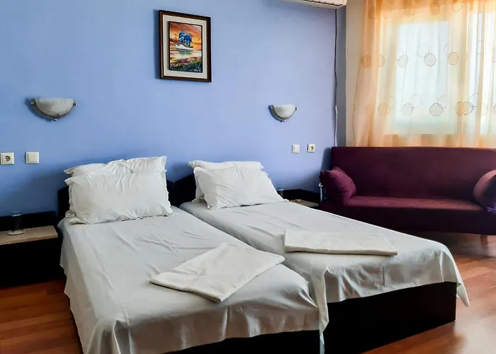 House Rezvaya With For Rent 3* Rezovo