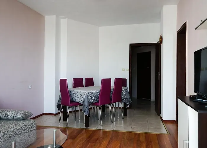 Πανσιόν House Rezvaya With For Rent 3*