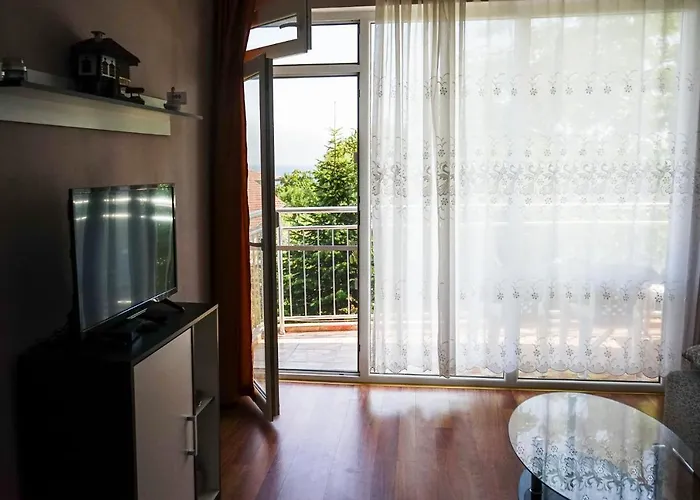 House Rezvaya With For Rent 3* Rezovo