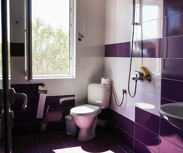 Πανσιόν House Rezvaya With For Rent