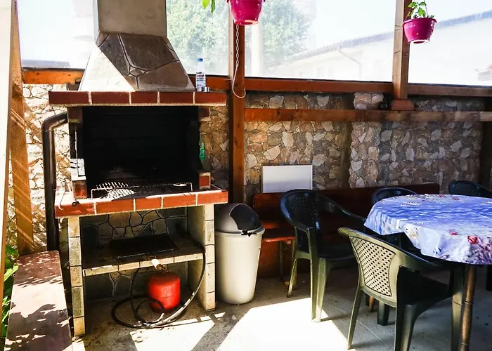 House Rezvaya With For Rent Πανσιόν