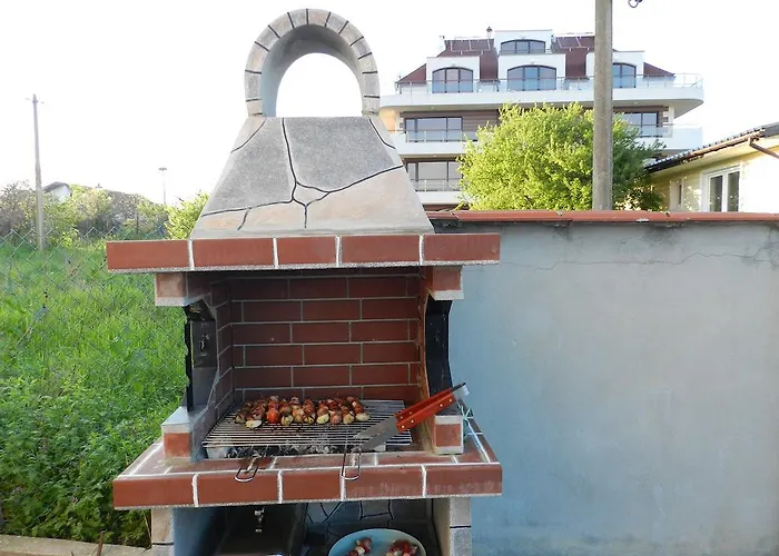 Πανσιόν House Rezvaya With For Rent 3*