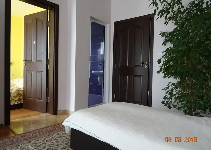 Πανσιόν House Rezvaya With For Rent 3*