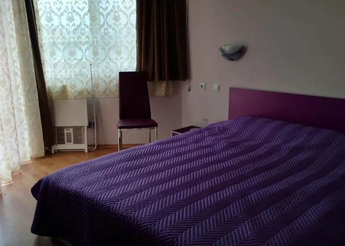 House Rezvaya With For Rent 3* Rezovo